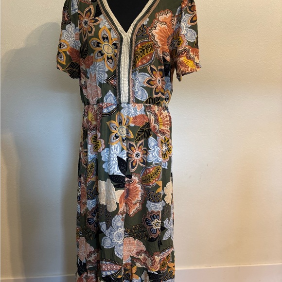 Floral Green Maxi Dress - Picture 4 of 5